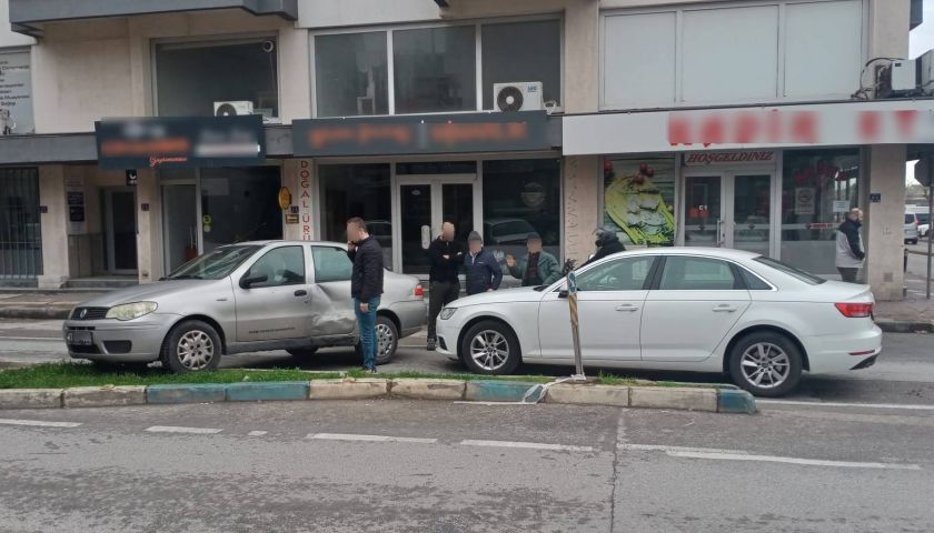 Arslanca Camii önünde yine kaza