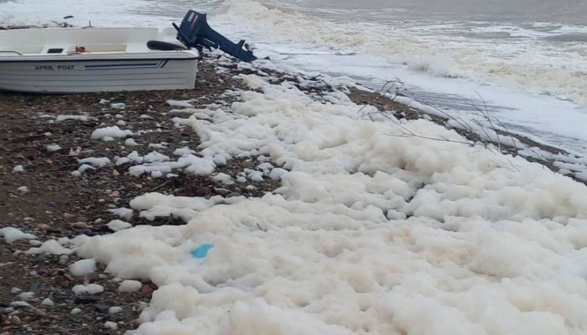 Sazlı'da deniz köpürdü