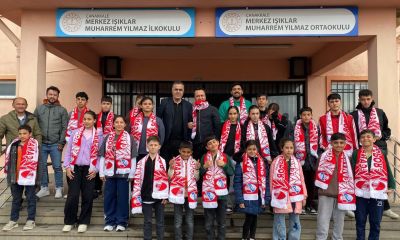 Çanakkalespor’dan geleceğin şampiyonlarına anlamlı hediye