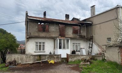 Etili köyündeki yangında çatı küle döndü