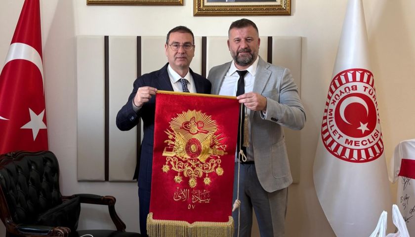 Eceabat’tan Milletvekili Uz’a anlamlı ziyaret