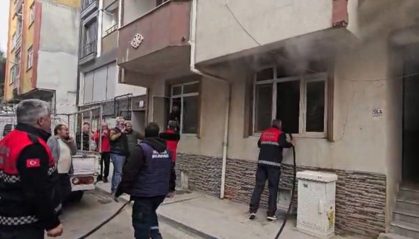 Gelibolu'da apartmanda çıkan yangın korkuttu