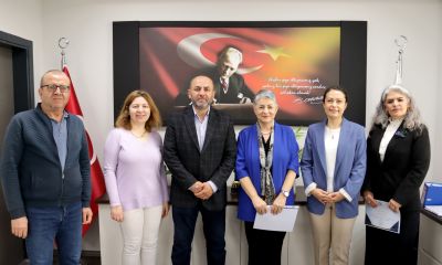 ÇOMÜ ADSUAM’da görev süresi sona eren personele teşekkür belgesi