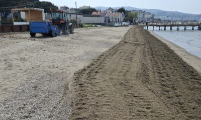 Çanakkale Belediyesi ekiplerinin sahil temizliği devam ediyor