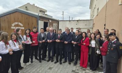 Bayramiç’te kütüphane ve iyilik konteyneri açıldı