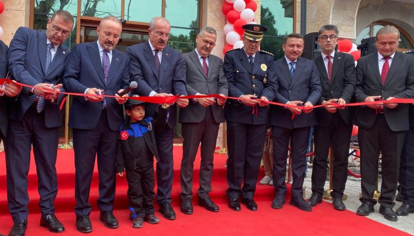 Lapseki İlçe Emniyet Müdürlüğü yeni hizmet binası açıldı