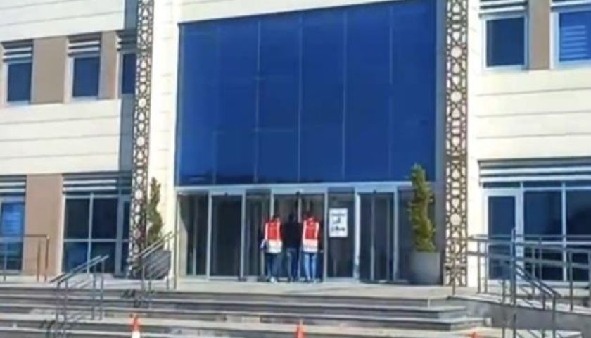 Çanakkale'de insan kaçakçılığı operasyonu: 31 düzensiz göçmen ve 4 organizatör yakalandı   