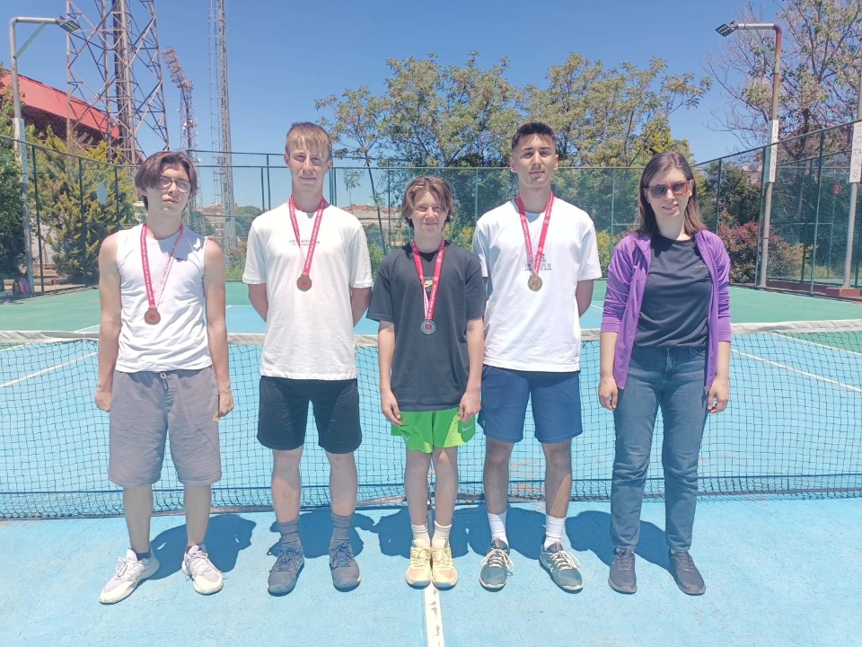 122004_wuciwug_5474301f_19-mayis-tenis.jpeg
