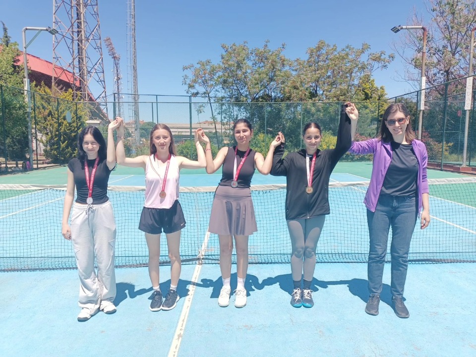 122004_wuciwug_e73d5ec1_19-mayis-tenis.jpeg