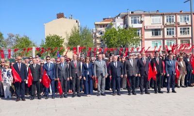 Çanakkale'deki 19 Mayıs kutlamaları Cumhuriyet Meydanındaki tören ile başladı