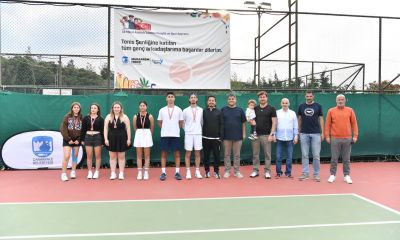 Çanakkale'deki 19 Mayıs Tenis Şenliği’nde Şampiyonlar Belli Oldu