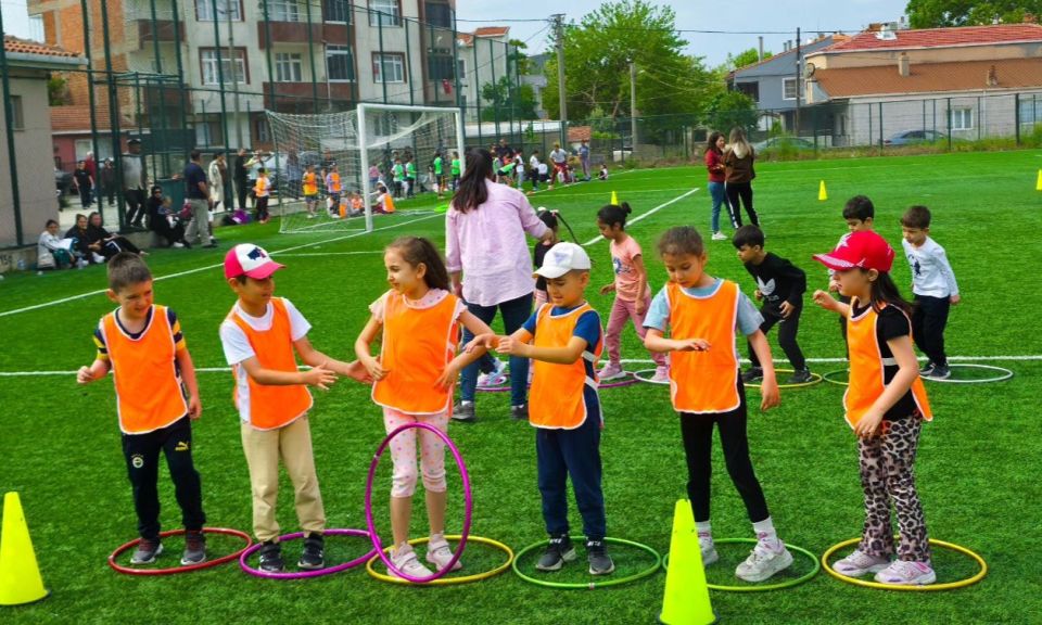 Gelibolu’da çocuklar geleneksel oyunlarda buluştu