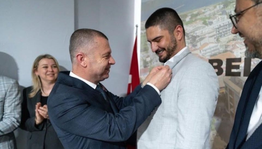 Kepez’de siyasi hareketlilik! 30 Genç AK Parti’ye katıldı