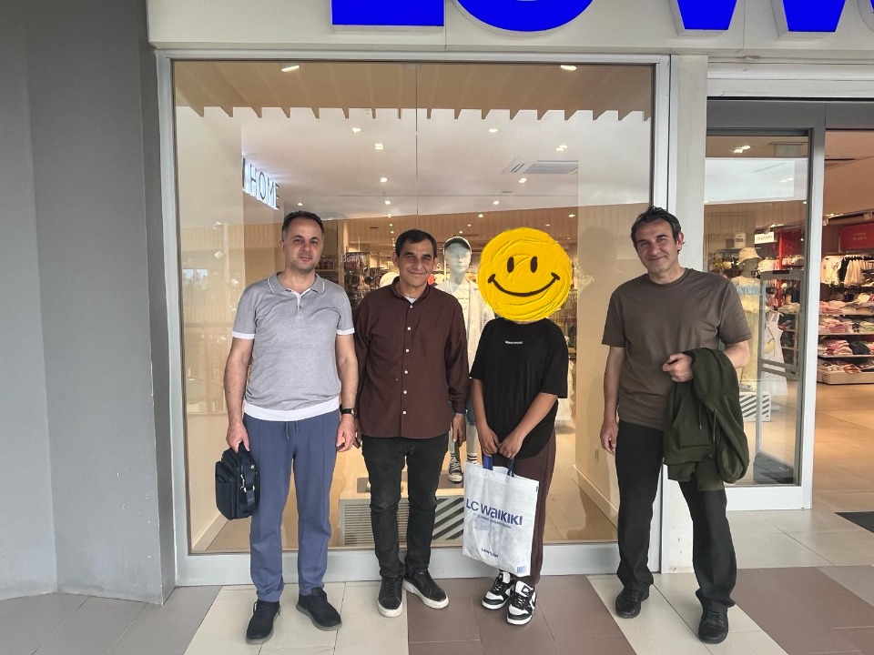 122225_wuciwug_254b3427_bir-cocuk-gule.jpeg