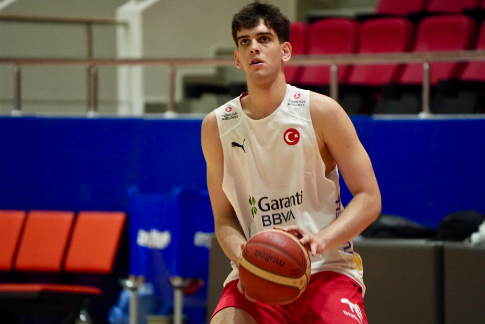 122512_wuciwug_2ad00dc3_u17-basketbol-m.jpeg