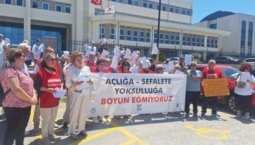 Çanakkale’de Emeklilerden Seyyanen Zam Eylemi: 