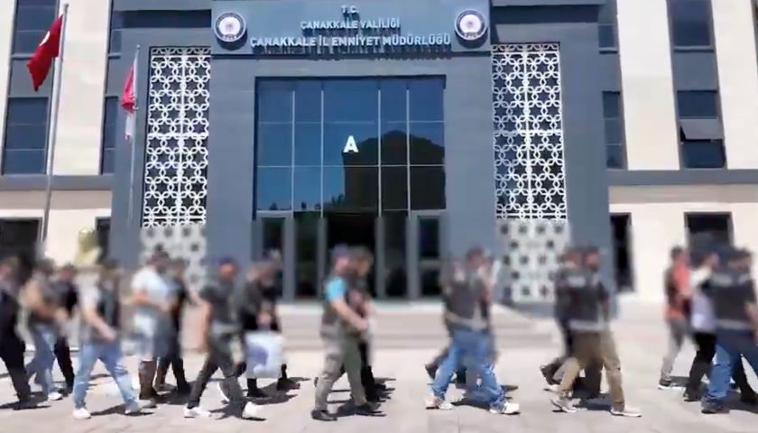 Çanakkale'de göçmen kaçakçılığı yapan suç örgütü çökertildi: 41 tutuklama