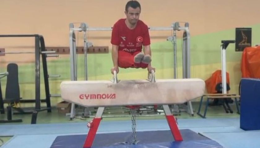Down Sendromlu Milli Sporcu Serkan Beceren, aletli jimnastikte ülkemizi bir kez daha uluslararası arenada temsil edecek