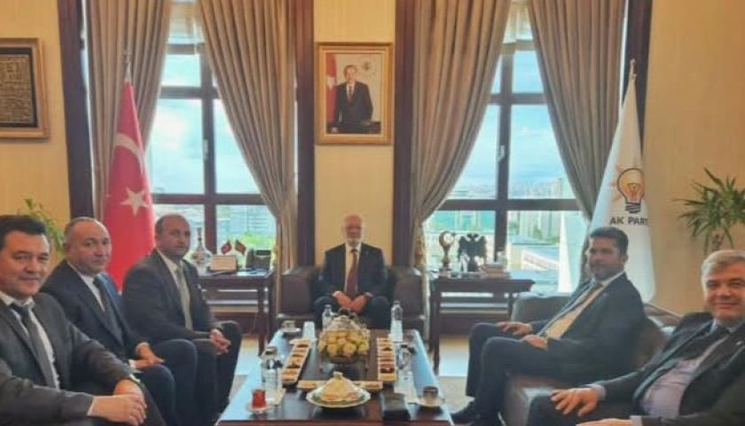 AK Parti'de 5 ilçe başkanı istifalarını verdi