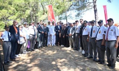 Tarihe vefada en anlamlı buluşma: Çanakkale’nin mezarı bilinen tek şehit doktoru kabri başında anıldı!