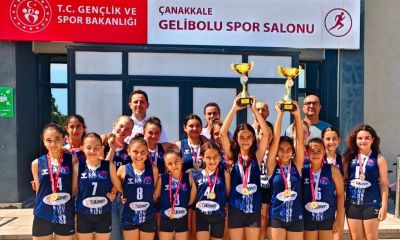 Nehir Spor Kulübü çifte şampiyonlukla destan yazdı!