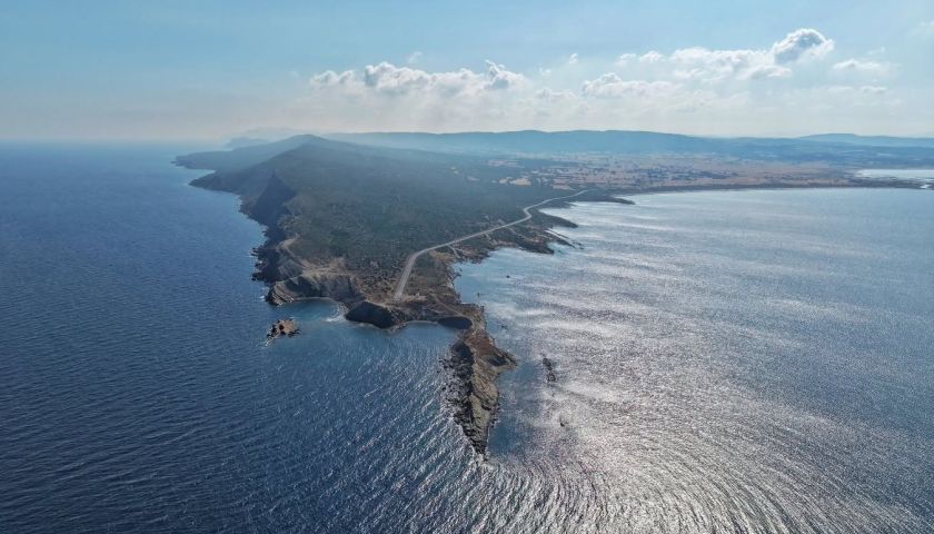 Çanakkale'de yolun bittiği gizemli coğrafya: Büyük Kemikli Burnu hem tarihiyle hem doğasıyla büyülüyor!