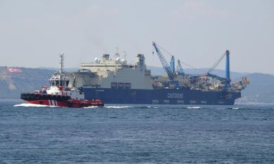 Dev boru döşeme gemisi 'Castorone' Çanakkale Boğazı'ndan geçti   