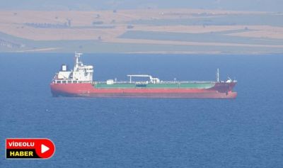 Çanakkale Boğazı'ndan geçen tankerde baca yangını