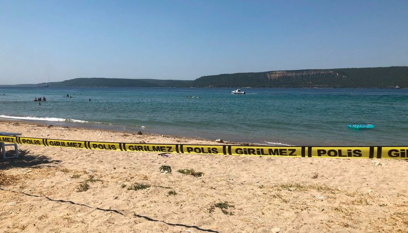 Kepez Halk Plajında patlamamış mühimmat bulundu