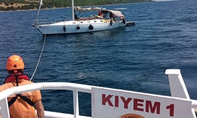 Çanakkale Boğazı’nda sürüklenen tekne kurtarıldı