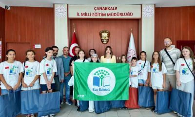 Ezine Gazi Ortaokulu heyetinden Müdür Hayta'ya ziyaret