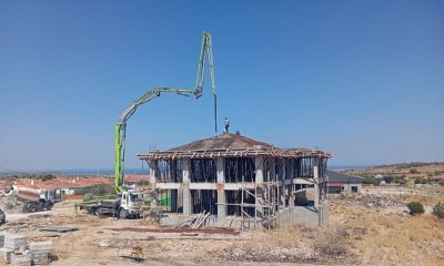 Yukarıköy Camii’nde çatı aşaması tamamlandı