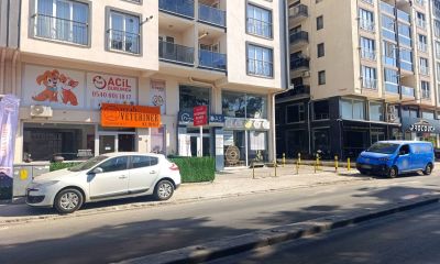 Setboyu Caddesi’nde Kaldırım İşgali Yayaları Tehlikeye Düşürüyor