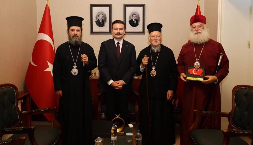 Gökçeada’da hoşgörü buluşması: Ruhani liderlerden Kaymakam Osman Acar’a ziyaret