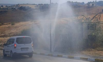 Kampüs girişine yakın noktada su borusu patladı