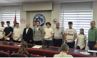 Biga’da LGS gururu! Başarılı öğrenciler ödüllerine kavuşt