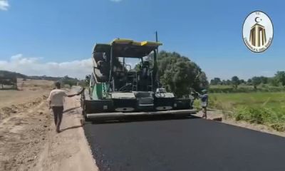 Biga Bandırma yolu ile Bahçeli köyü arasındaki asfalt çalışmaları sürüyor