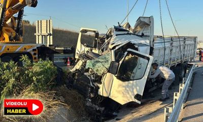 Çanakkale'de kamyon bariyerlere ok gibi saplandı: 2 ölü
