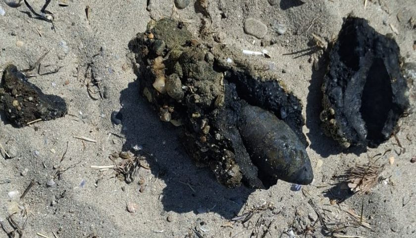 Çanakkale'de plajda savaştan kalma olduğu değerlendirilen askeri mühimmat bulundu