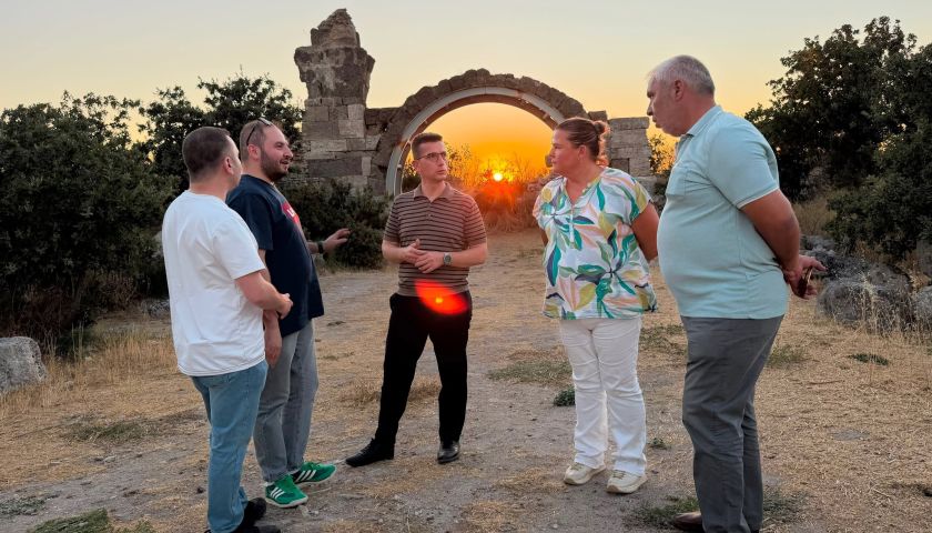 Kaymakam Kaptanoğlu Herodes Attikus Hamamı’nı inceledi