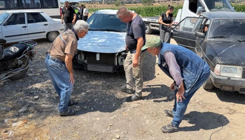 Çan'da iki otomobil çarpıştı: Sürücüler kazayı yara almadan atlattı  