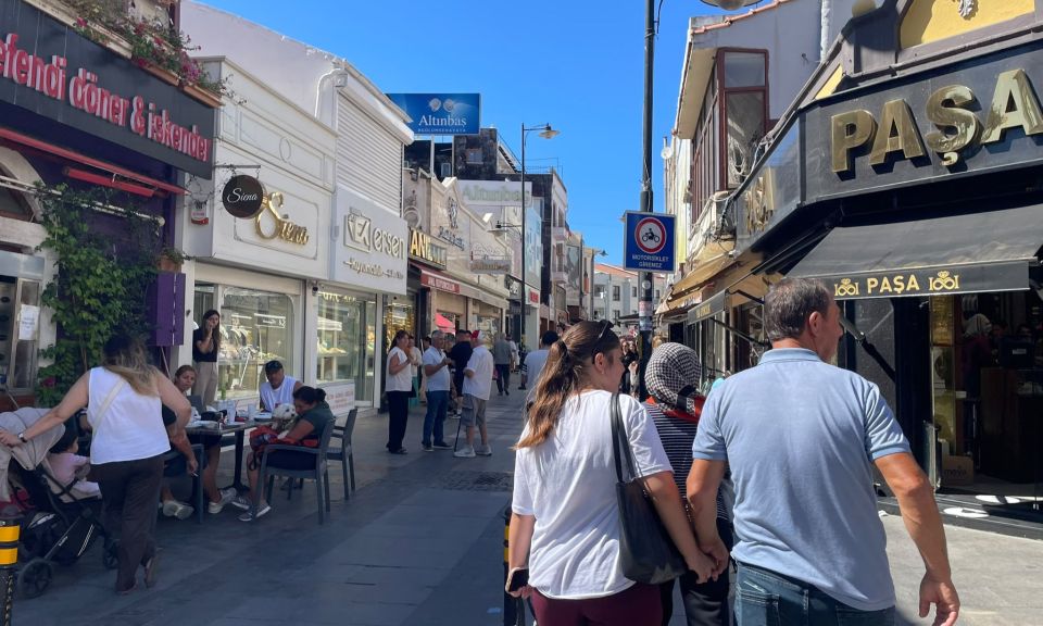 Çanakkale Çarşısı öğle sıcağına rağmen cıvıl cıvıldı