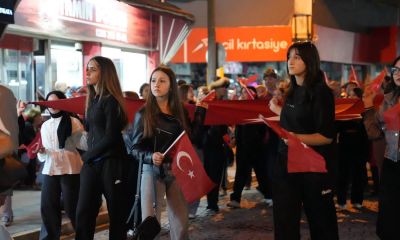 Biga'nın kurtuluş günü kutlamaları kortej ve Emre Altuğ konseri ile sona erdi