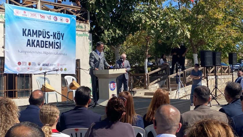 ÇOMÜ Akademiyi Kırsala Taşıyor: İlk Uygulama Çıplak Köyü’nde