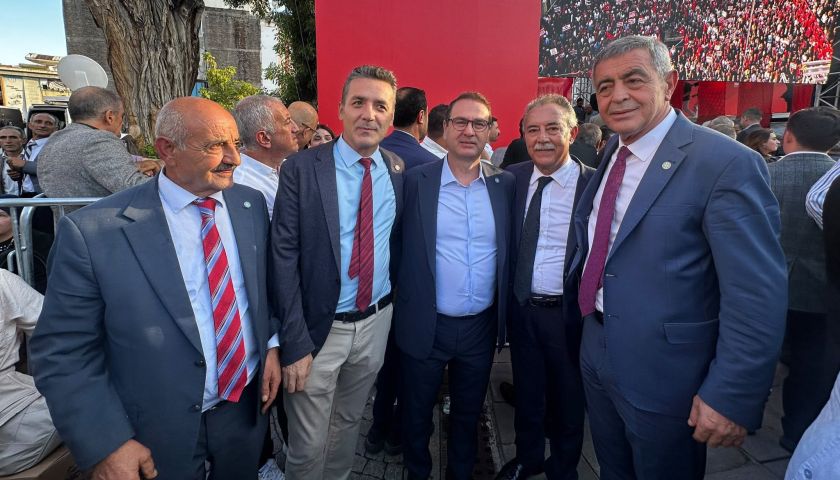 Rıdvan Uz Aksaray’daki “Bayrak Açıyorum” mitingine katıldı