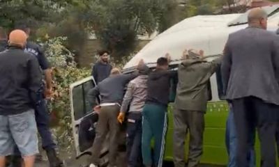 Gökçeada'da minibüs devrildi: 1 ölü, 2 yaralı