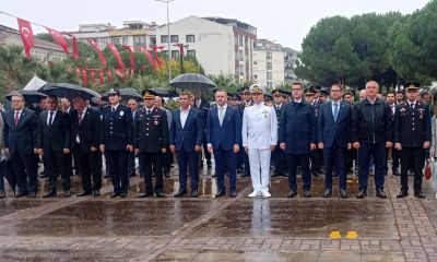 Rıdvan Uz, Ezine’de şehitleri andı, esnafı dinledi