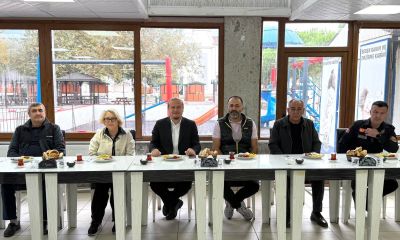 Lapseki’de İtfaiye Haftası’nda itfaiye personeliyle kahvaltı buluşması
