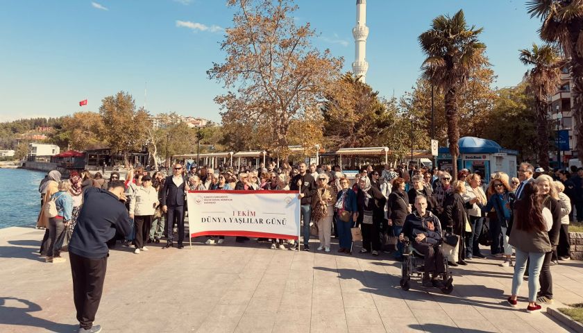Çanakkale’de 1 Ekim Dünya Yaşlılar Günü yürüyüşü