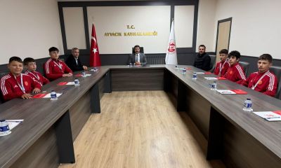 Şampiyon güreşçilerden Kaymakam Karali'ye ziyaret